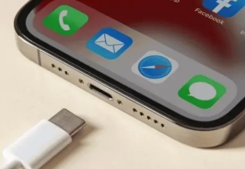 枝江苹果15维修分享iPhone15改USB-C接口后能和安卓用户互借充电器吗 